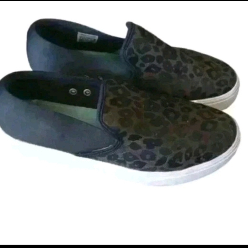 Reebok Memory Tech 365 Women's Leapord Print Slip On Comfort Trendy Shoe 9